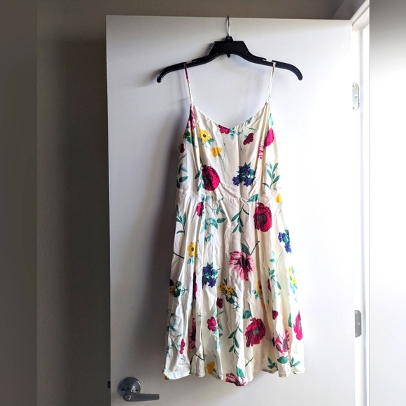 Old Navy Dresses & Skirts - White Floral Old Navy Dress- Medium